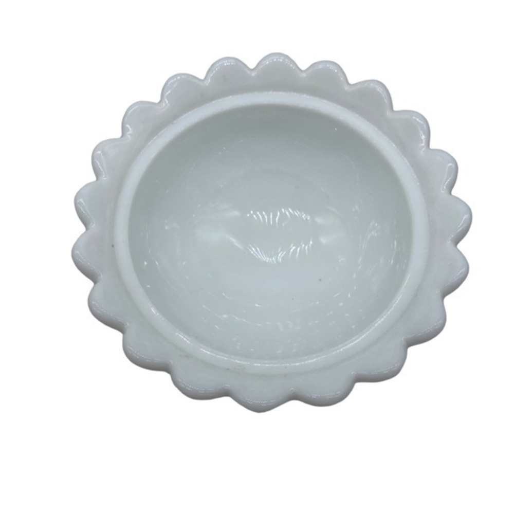 Vintage Westmoreland Milk Glass Cover Candy Dish Grape/Fruit Vine Pattern - Picture 8 of 12